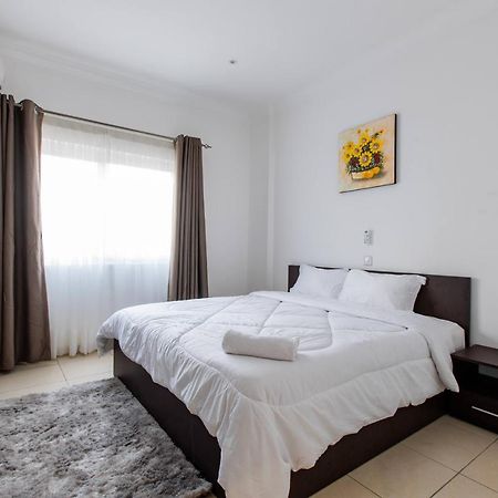 Accra Fine Suites - Holi Flats Airport Residential Екстер'єр фото