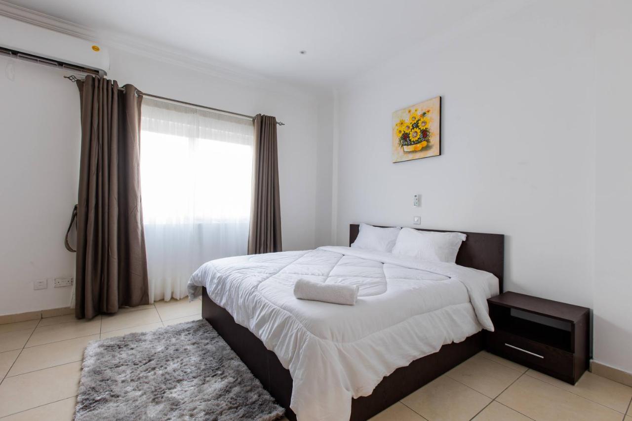 Accra Fine Suites - Holi Flats Airport Residential Екстер'єр фото