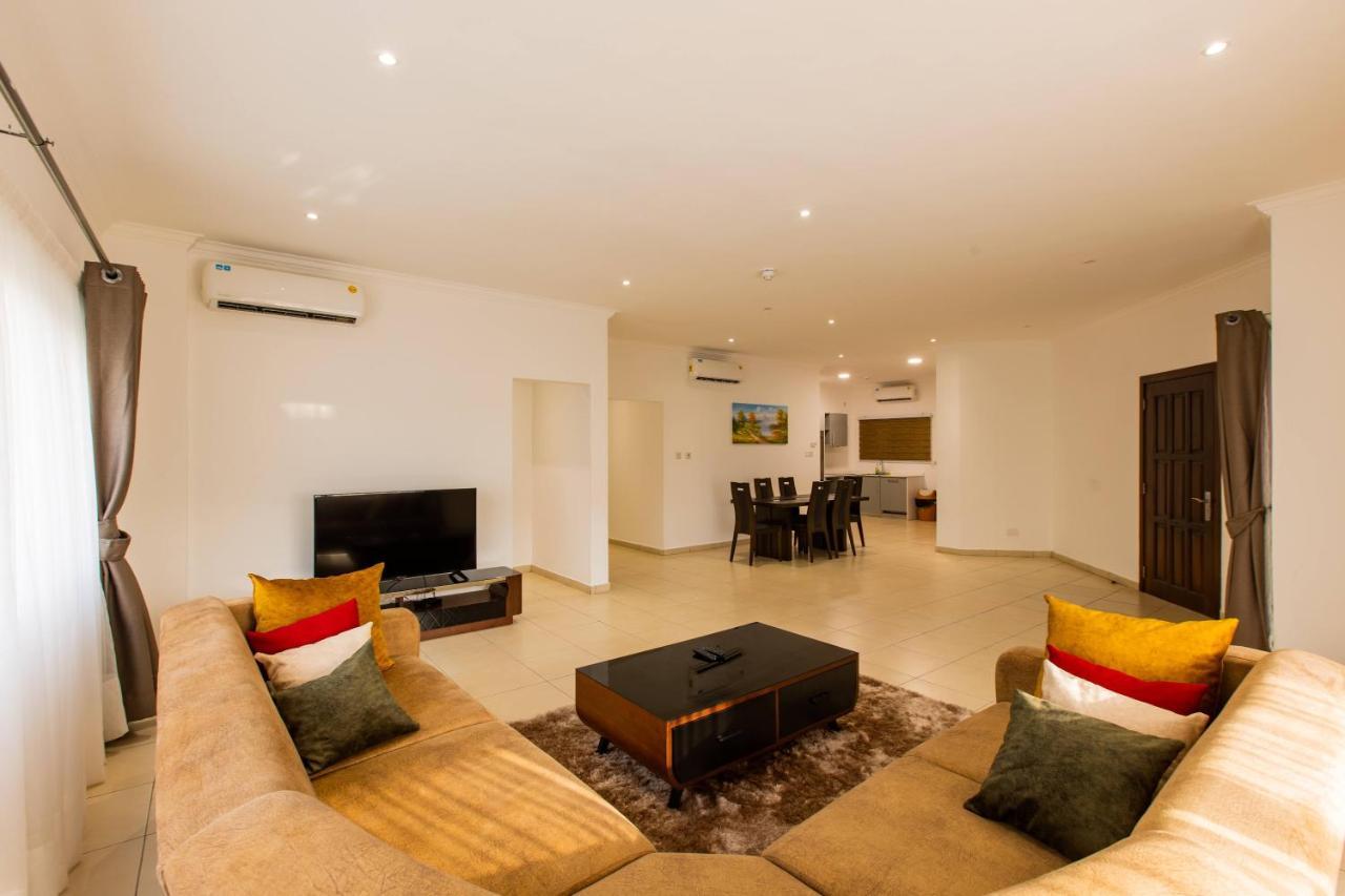 Accra Fine Suites - Holi Flats Airport Residential Екстер'єр фото